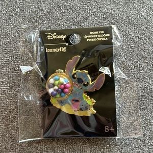 Brand New Stitch Pin Loungefly Disney 3D beach scene beach ball of balls LILO